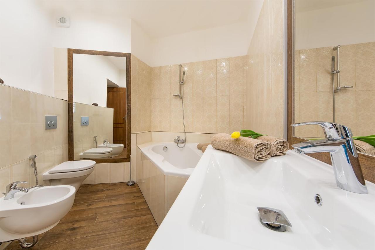 In Heart Of - 2br 2ba Elegant Downtown Appartement Prague