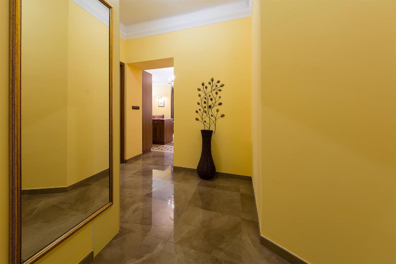 Appartement In Heart Of - 2br 2ba Elegant Downtown Prague
